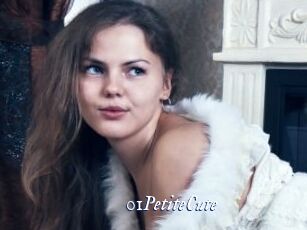 01PetiteCute