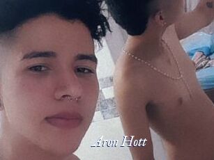 Aron_Hott