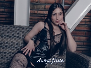 Annya_fiister