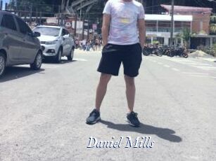 Daniel_Mills