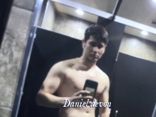 Daniel_devon