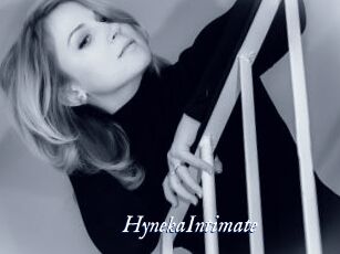 HynekaIntimate