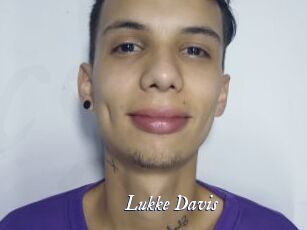 Lukke_Davis