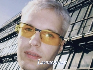 Leonnextdoor