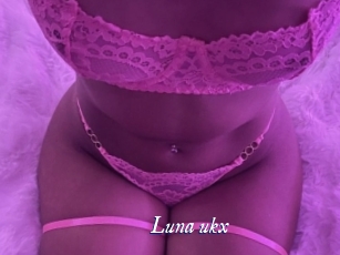 Luna_ukx