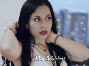 Mia_Bekerhott