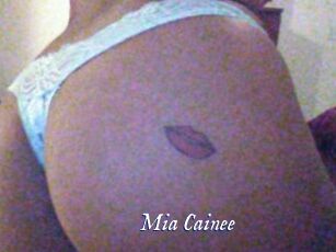 Mia_Cainee