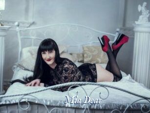 Mia_Dear_