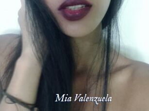 Mia_Valenzuela