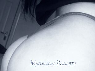 Mysterious_Brunette