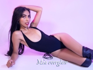 Mia_everglow