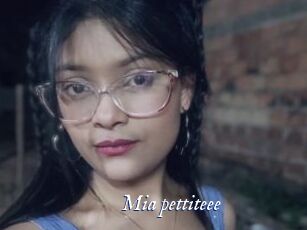 Mia_pettiteee
