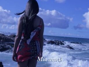 Mia_stone18