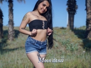 Moon_danii