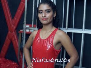 NiaVandervelden