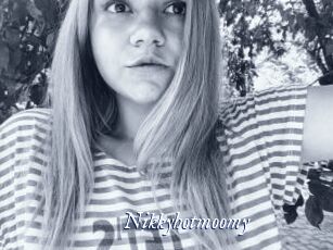 Nikkyhotmoomy