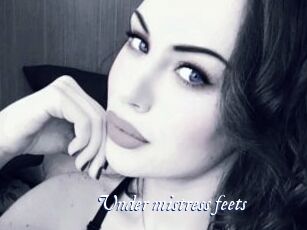 Under_mistress_feets