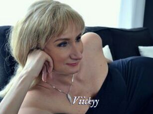 Viickyy